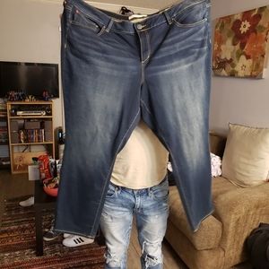 Women's plus size skinny jeans brand new Size 24
